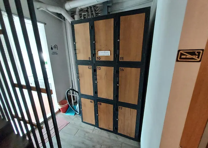 Feel Good Pinklao Hostal