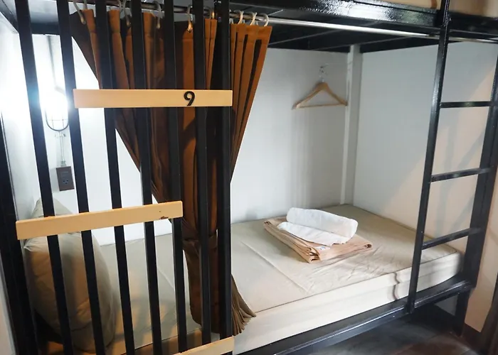 Hostal Feel Good Pinklao Bangkok