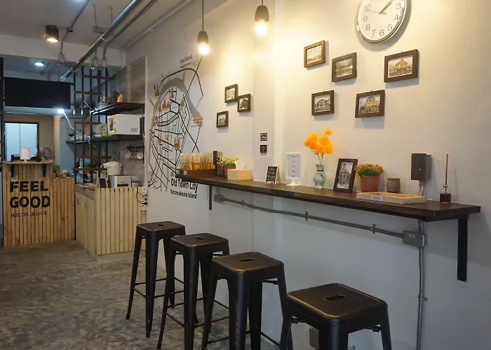 Feel Good Pinklao Hostal